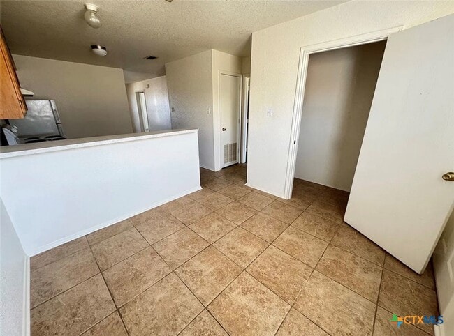 Building Photo - 3404 Zephyr Rd