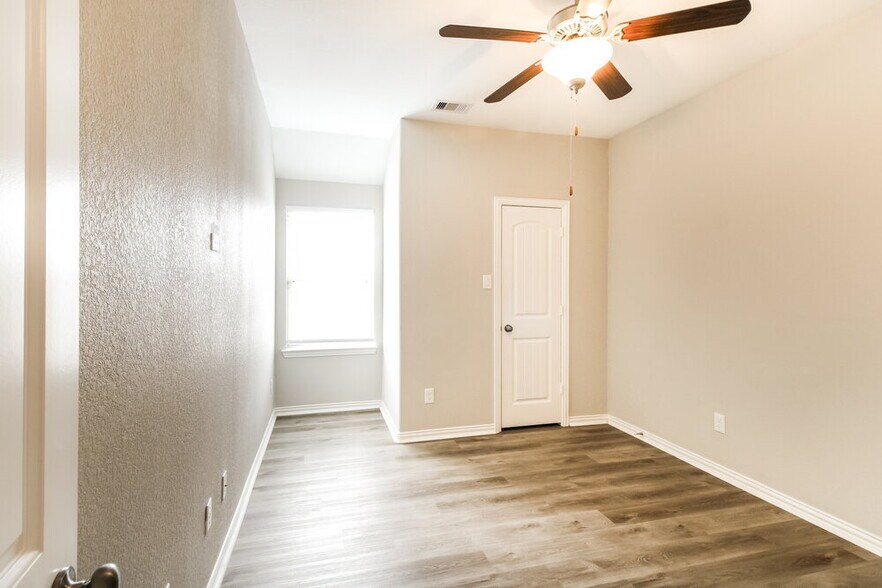 Building Photo - 23434 Banksia Dr