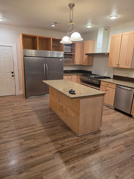 Large commercial size refrigerator/freezer included - 2508 6th St