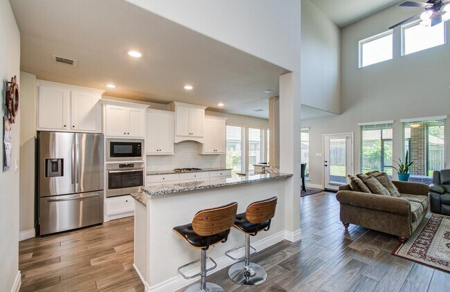 Building Photo - 10838 Bouldin Creek