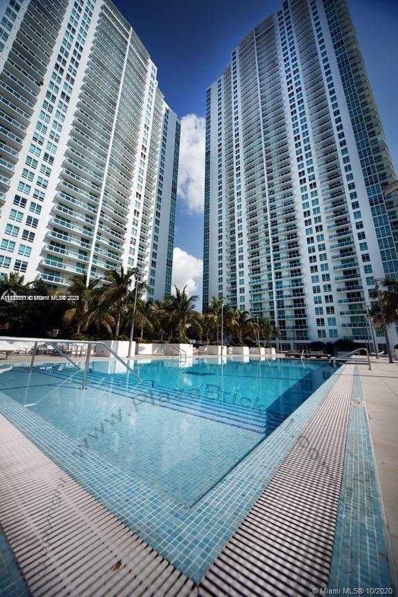 Building Photo - 950 Brickell Bay Dr