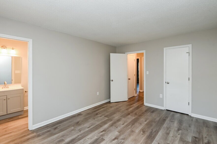 Building Photo - 5604 Lyford Ct