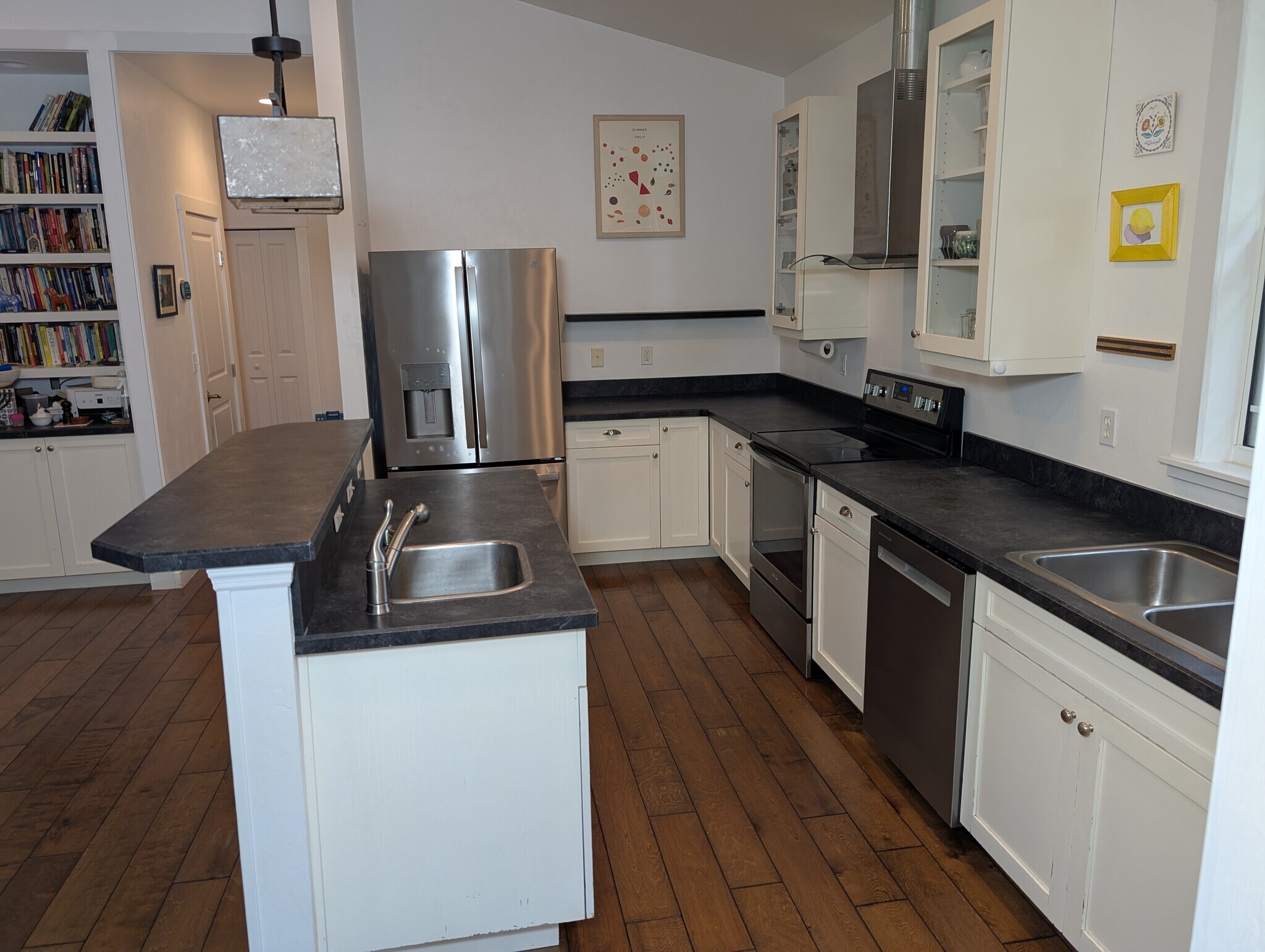 Kitchen - 910 NW 29th Pl