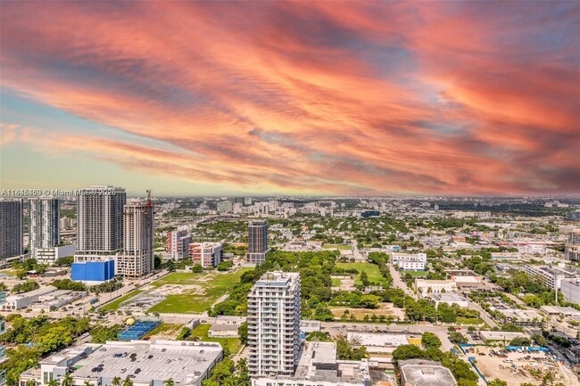 Building Photo - 1800 N Bayshore Dr