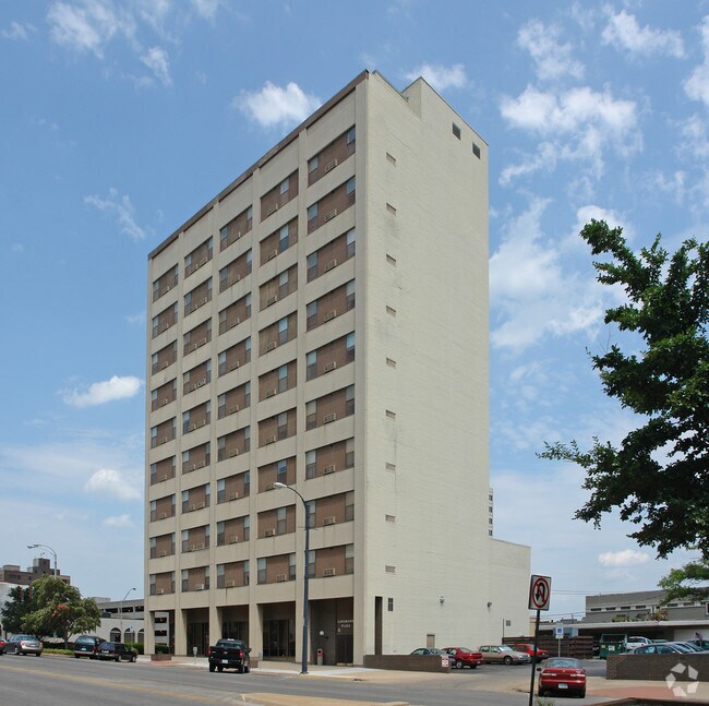 Landmark Plaza 1000 S Kansas Ave Topeka KS 66612 Apartment Finder