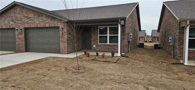 Building Photo - 527 NW 69th Ave