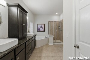 Building Photo - 922 Desert Bluff