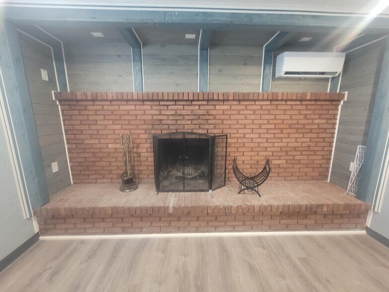 Living Room - 1034 Bulloch Cir