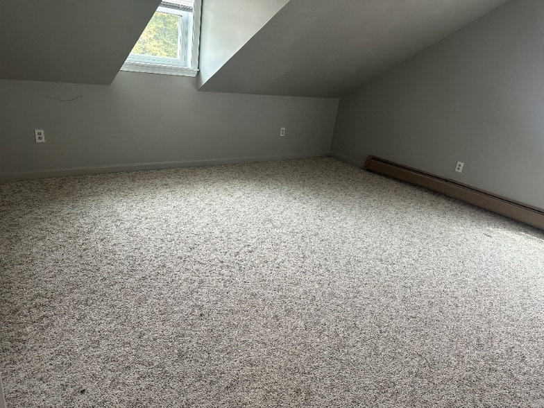 Building Photo - 8 Cornerbrook Cir
