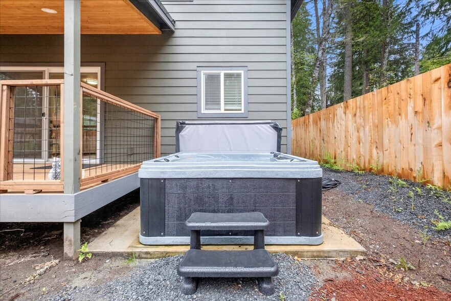 Building Photo - 308 Paradise Dr