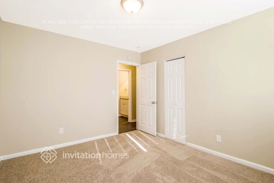 Building Photo - 2740 Bonnybrook Dr SW