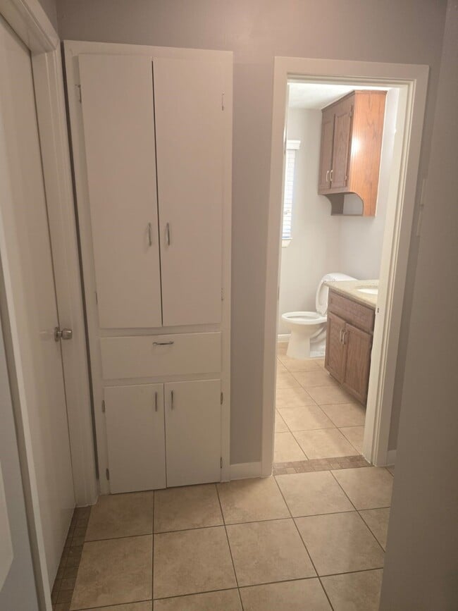 Building Photo - 4122 Beran Dr