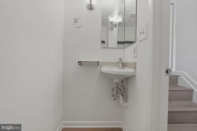 Building Photo - 2846 Schoolhouse Cir