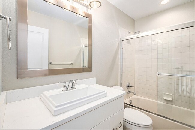 Building Photo - Welcome to this beautifully maintained 4-bedroom, 4-bath home with a dedicated office space