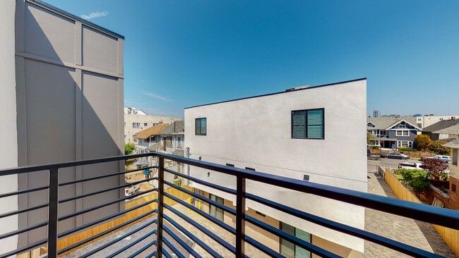 Building Photo - 1433 Westmoreland Ave