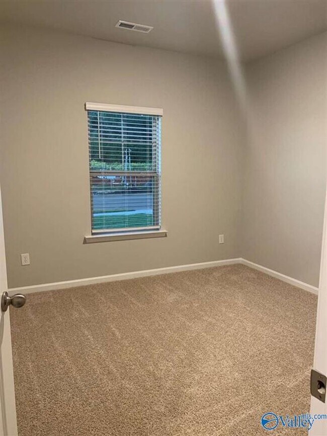 Building Photo - 128 Oak Fletcher Dr