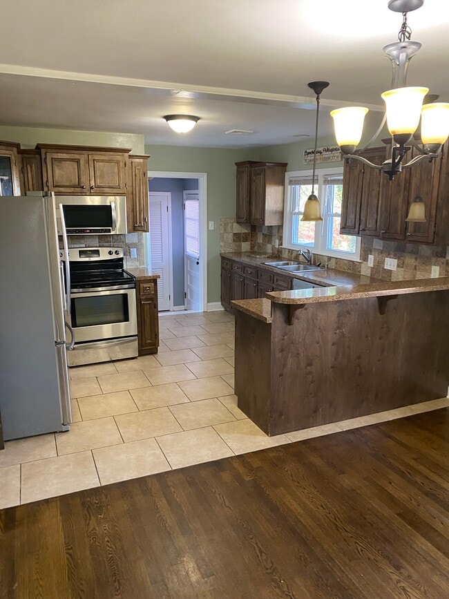 Building Photo - 550 Leesville Rd