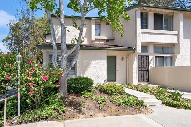Building Photo - 2-Bedroom 1.5-Bathroom Townhouse