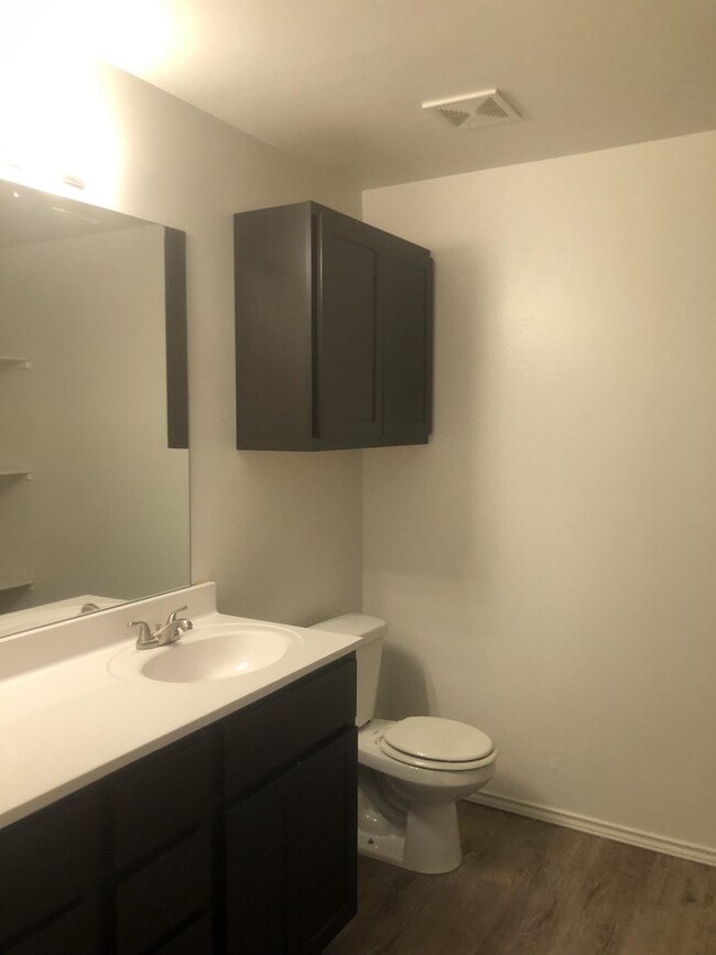 Building Photo - 3400 SE 94th St