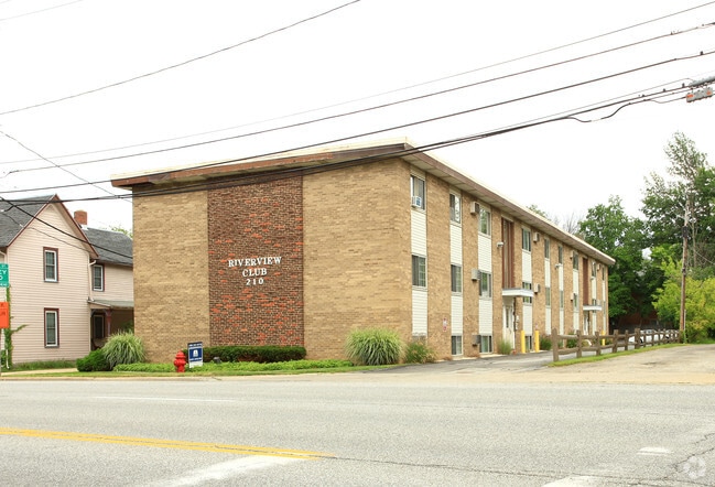 Riverview Club Apartments - Riverview Club