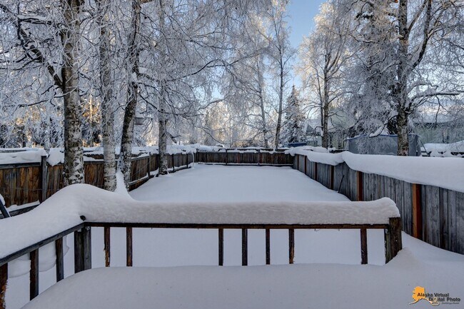 Building Photo - 531 Idaho St