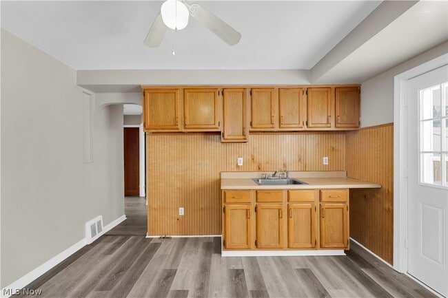 Building Photo - 9405 Bohning Dr