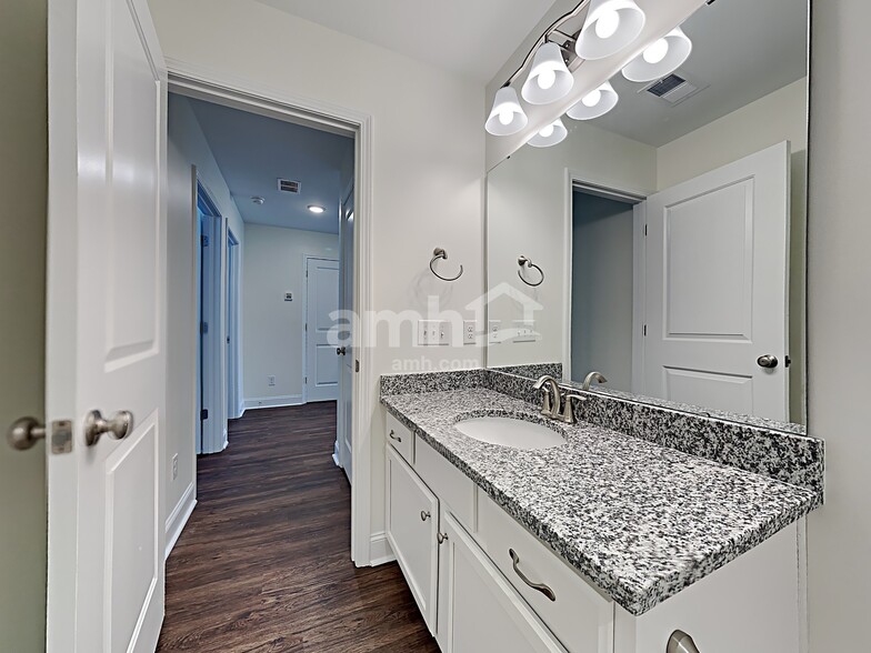 Building Photo - 1842 Produce Ln