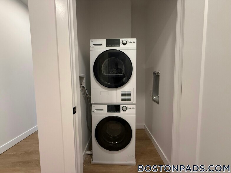 Building Photo - 199 Gardner St