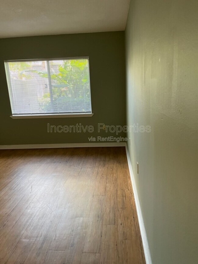 Building Photo - 1954 Conway Rd