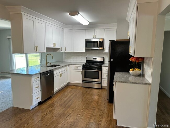 Building Photo - 30569 Westmore Dr