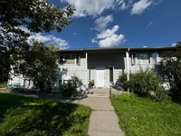 Building Photo - 425 S 14th St
