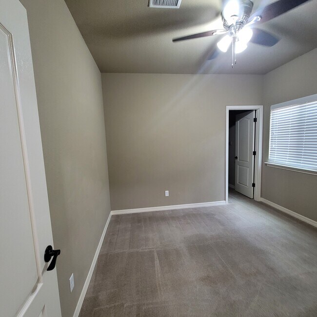 Building Photo - 14513 Meadow Lawn