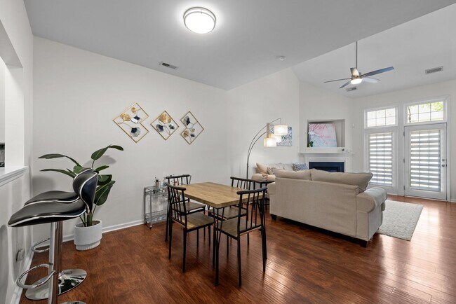 Building Photo - 218 Basset Hall Dr