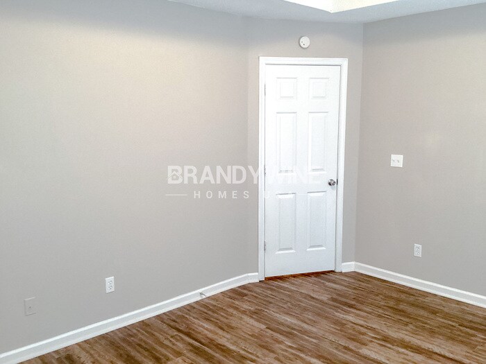 Building Photo - 395 Haverhill Ln