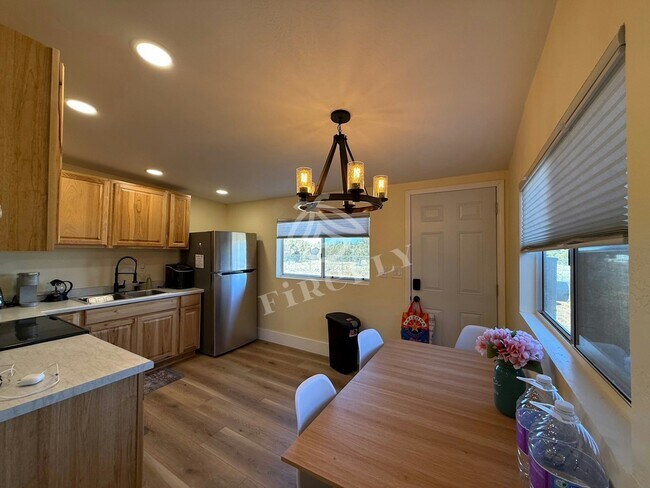 Building Photo - 2248 Sitgreaves Dr