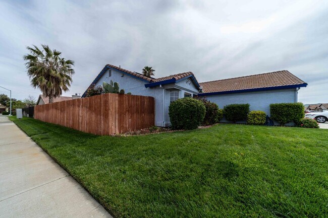 Building Photo - 13714 Deleon Ave