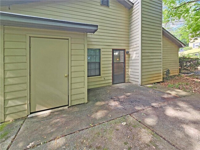 Building Photo - 2752 Northwood Ct