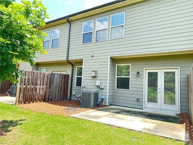 Building Photo - 2045 Wheylon Dr