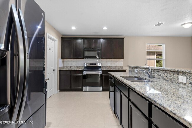 Building Photo - 8704 Lake George Cir W