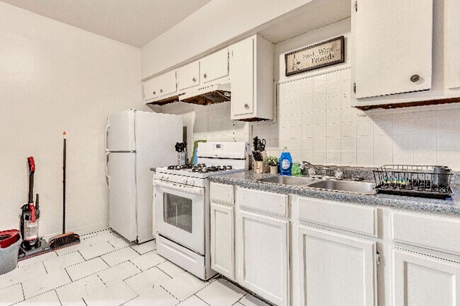 Building Photo - CASS D APARTMENTS-516 Kirby