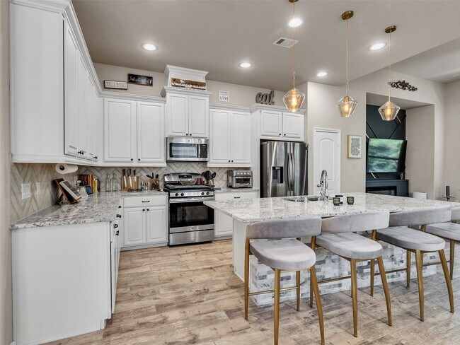 Building Photo - 12423 Alora Bluff Trail