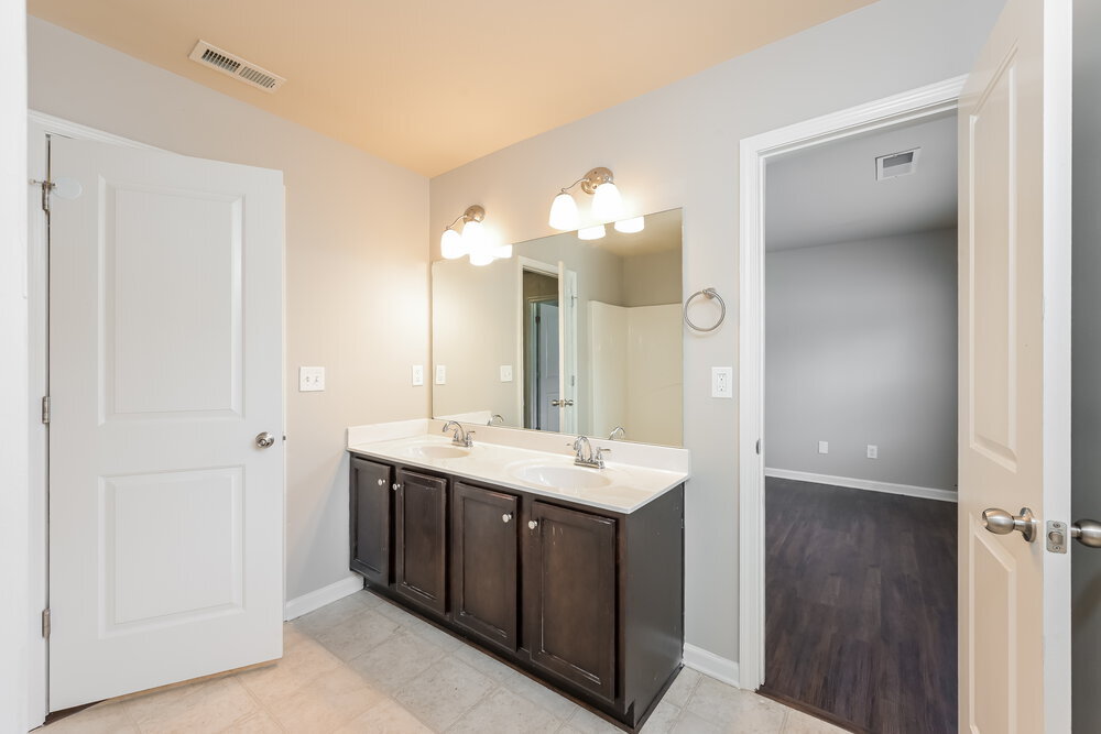 Building Photo - 131 Shadow Creek Ct
