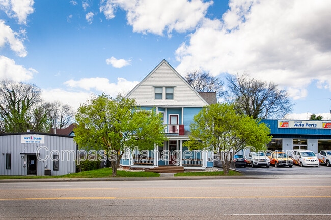 Building Photo - 813 Hall of Fame Dr