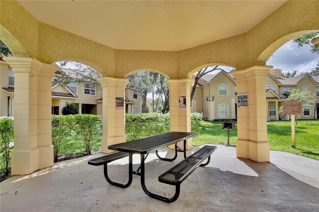 Building Photo - 875 Grand Regency Pointe