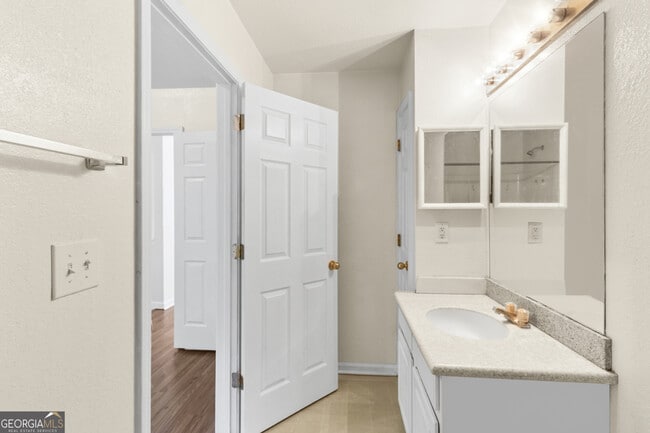 Building Photo - 7113 Brookview Way