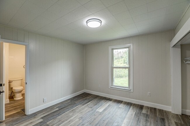 Building Photo - 2 Bdrm / 2 Bath - Remodeled Cottage in Johnson City