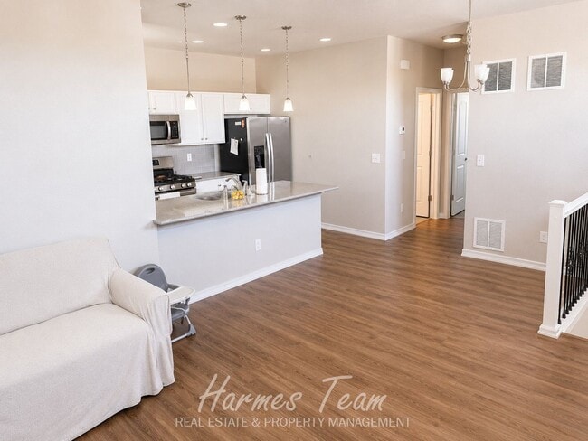 Building Photo - Beautiful 2 Bed Home | 2-Car Garage | Large Kitchen Island | Mountain Views