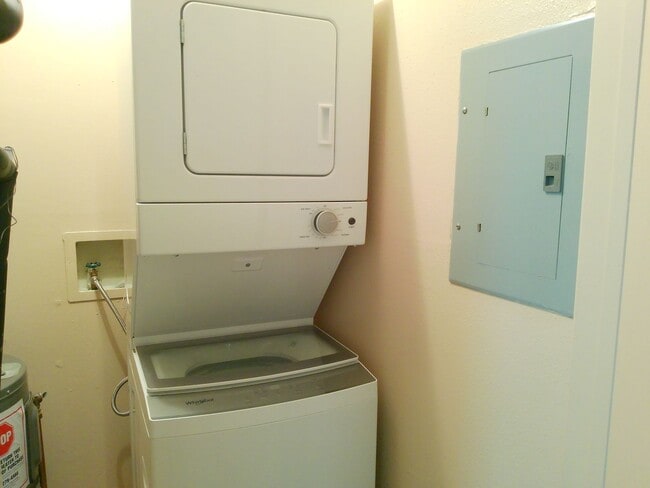 Building Photo - 6702 Everhart Rd