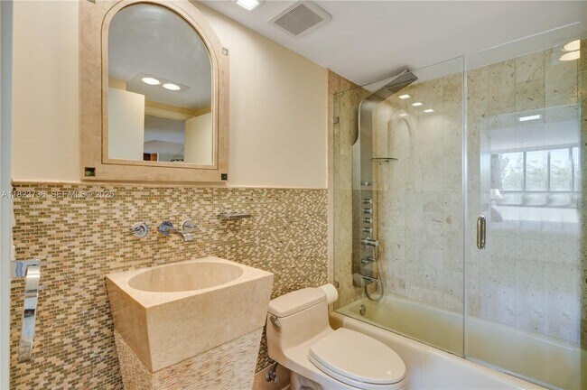 Building Photo - 11113 Biscayne Blvd