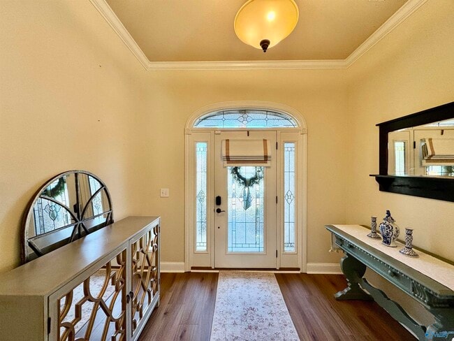 Building Photo - 1024 Split Rock Cove